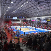 Il pubblico biancorosso al PalabancaSport di Piacenza Il pubblico biancorosso al PalabancaSport di Piacenza