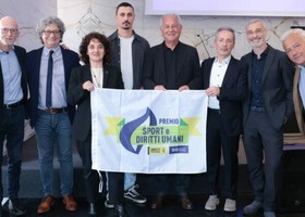 Velasco premiato per i diritti umani: "Il golpe del ’76 è una ferita ancora aperta"