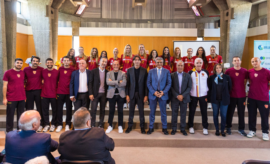 Presentata la squadra della Capitale... Alle spalle di politici e dirigenti