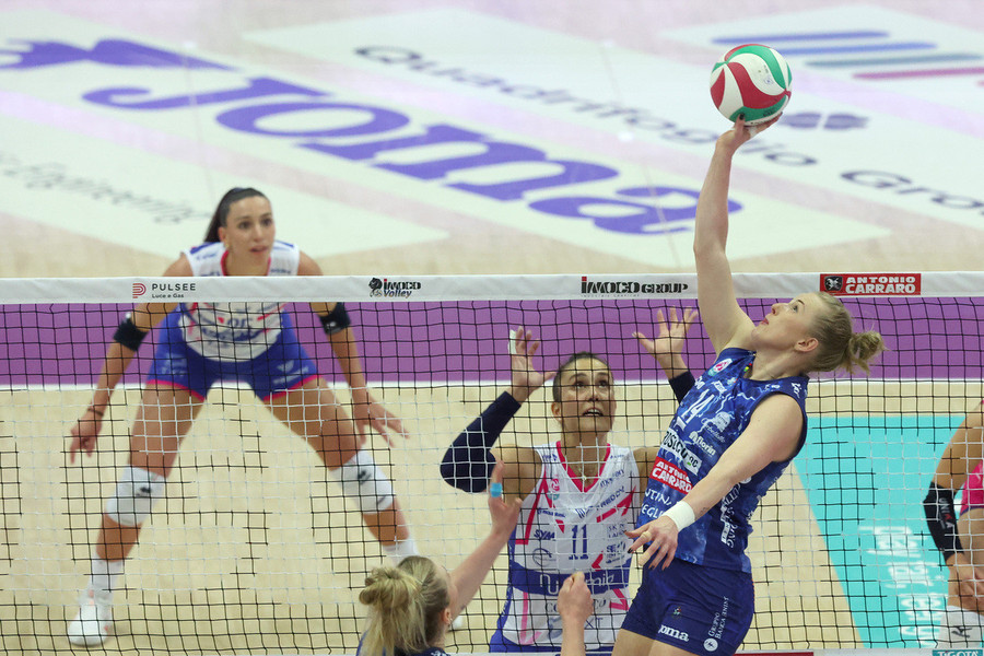 Finale A1 Tigotà: Gara 4 Milano-Conegliano, match point scudetto per le venete