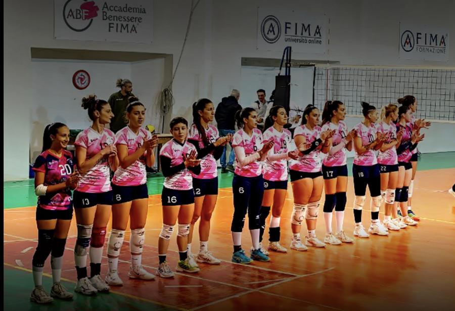 Zafferana Etnea, intossicazione da monossido durante partita di volley: 15 persone in ospedale. Sequestrato l’impianto di riscaldamento Zafferana Etnea, intossicazione da monossido durante partita di volley: 15 persone in ospedale. Sequestrato l’impianto di riscaldamento