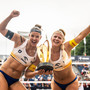 Katja Stam e Raïsa Schoon festeggiano il titolo europeo conquistato a Stare Jablonki Katja Stam e Raïsa Schoon festeggiano il titolo europeo conquistato a Stare Jablonki
