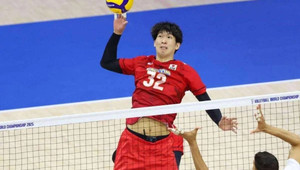Shunichiro Sato con la nazionale giapponese Shunichiro Sato con la nazionale giapponese