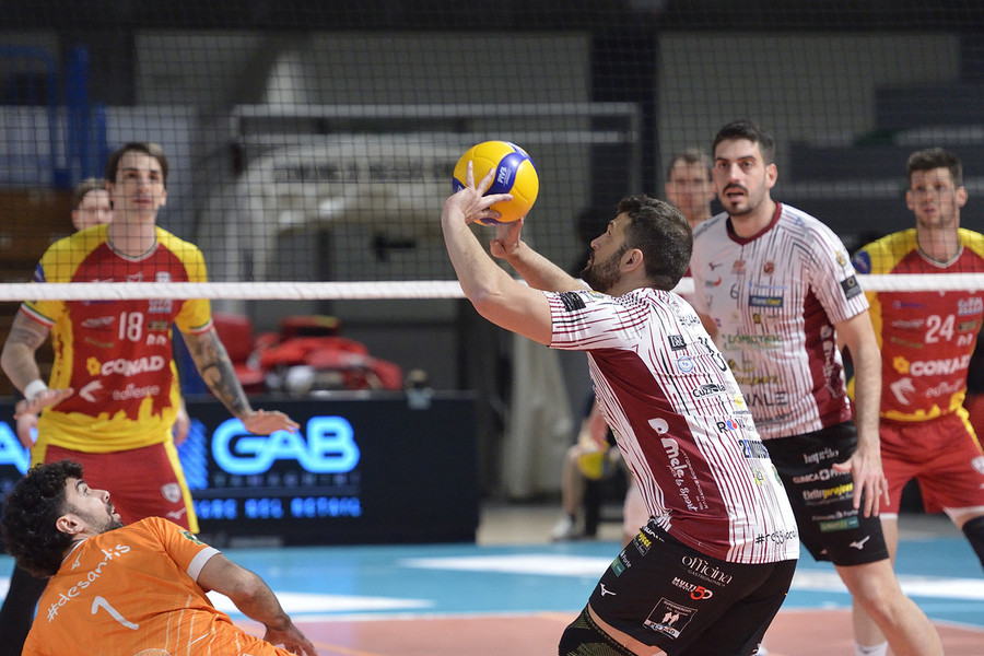 Del Monte Supercoppa Serie A3: La finale è Conad Reggio Emilia e Domotek Reggio Calabria