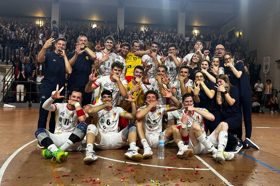 Scanzorosciate vola in A3