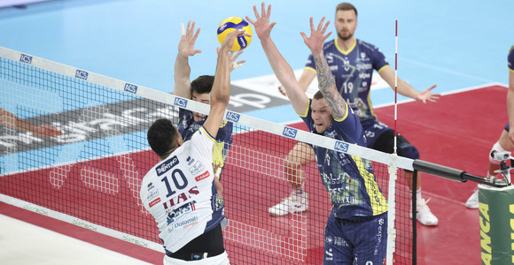 Superlega Credem Banca: Questa sera Modena–Trento, Gara 2 può decidere la qualificata alla Challenge Cup