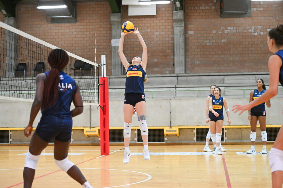 L’Italia Under 17 femminile nei test contro la Polonia L’Italia Under 17 femminile nei test contro la Polonia
