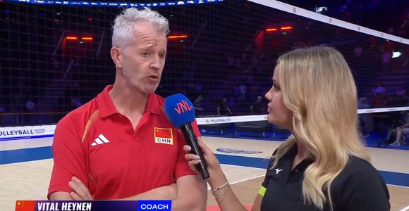 Heynen rimpalla le interviste post gara dopo le sanzioni della scorsa week. "MJi sto concentrando soltanto sul non pronunciare una parola sbagliata" Heynen rimpalla le interviste post gara dopo le sanzioni della scorsa week. "MJi sto concentrando soltanto sul non pronunciare una parola sbagliata"